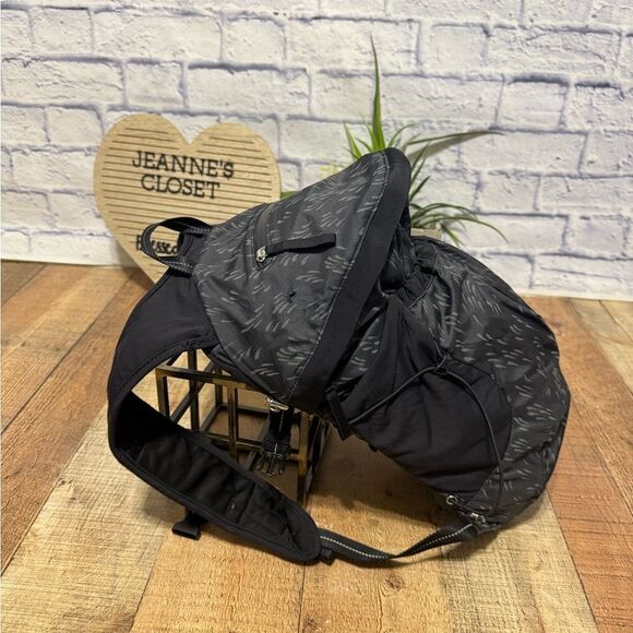 Lululemon Run All Day Backpack
Pitter Patter Black has minor flaws main image 15